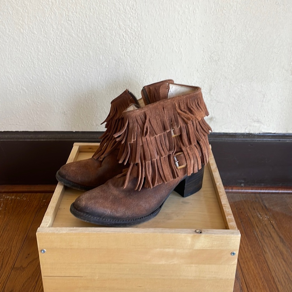 Freebies Western Fringe Boots